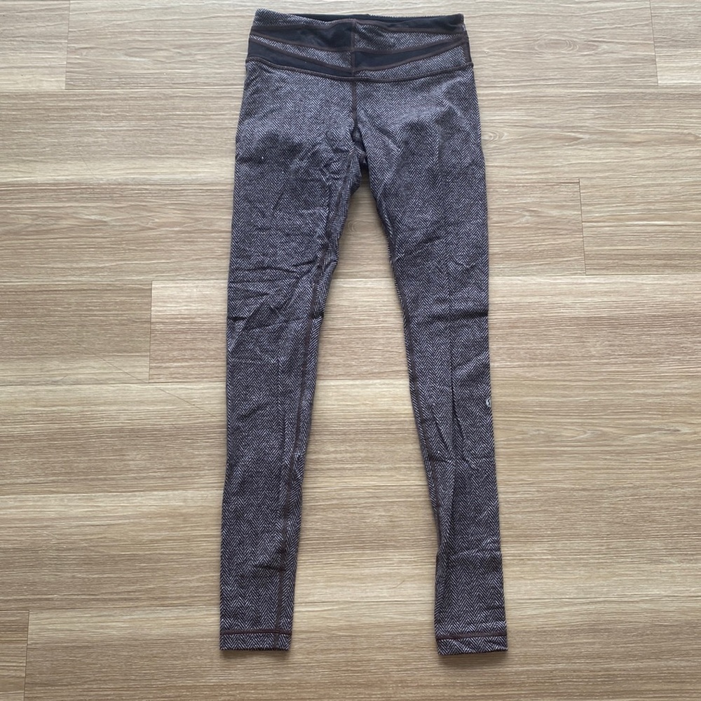 Lululemon size 6 herringbone black/gray leggings